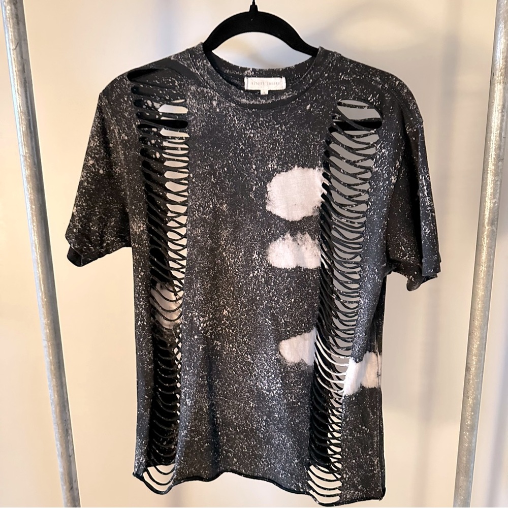 🪩 3 for $20 🪩 Gilded Intent Cutout Tee